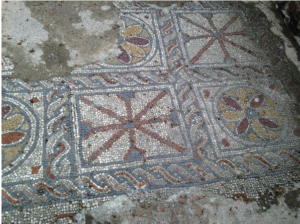 Geometric patterns of the early Aquitaine school of mosaics