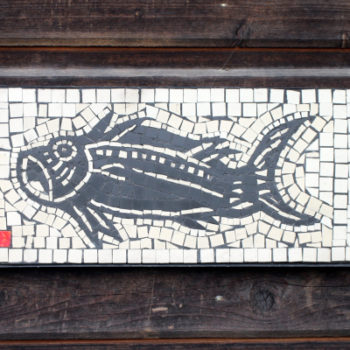 big fish on wood, mosaic by frederic lecut, 2022